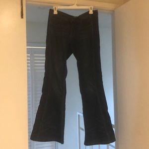 Bell bottom jeans 🤑 Priced to Sell 🤑